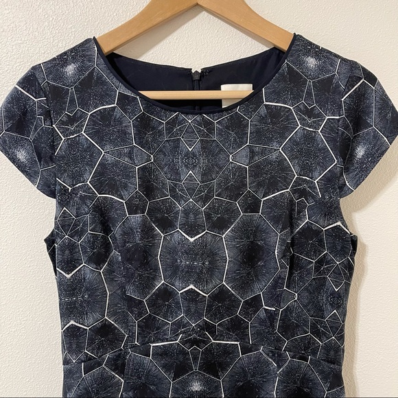 Reiss Baker Silk Tortoise Print Cap Sleeve Fit and Flare Dress Blue White-6 - Picture 4 of 10